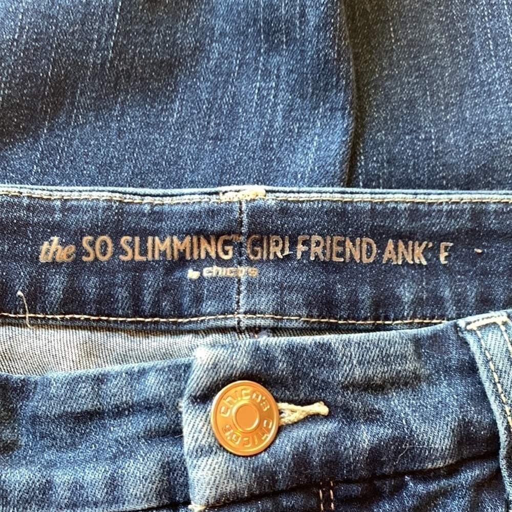 3-$30 Chico’s So Slimming sz 1 (medium) girlfriend ankle with floral embroidery - Picture 6 of 8